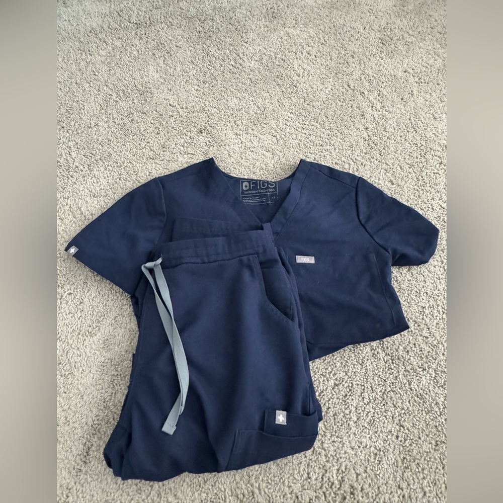 COPY - Navy figs scrubs! Scrub set, great deal!